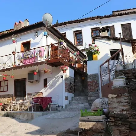 Sirin Ev Oda ve Kahvaltı 3*